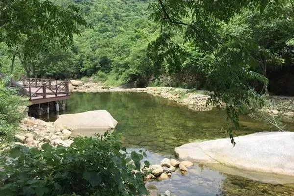 武漢周邊哪里可以抓螃蟹 姚家山香溪谷、京山美人谷值得一去