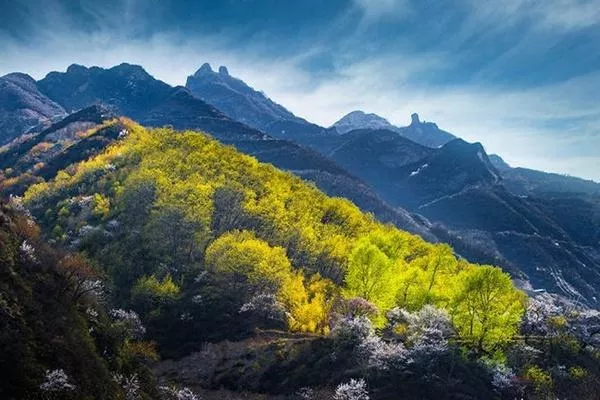 白石山景區(qū)<a href='http://m.mtphb.com/' target=_blank>旅游攻略</a>一日游