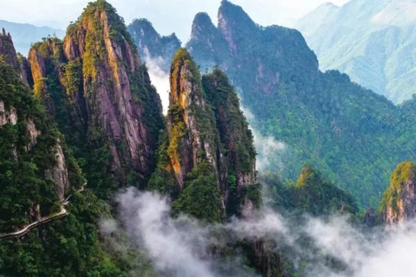 莽山五指峰景區(qū)<a href='http://m.mtphb.com/' target=_blank>旅游攻略</a>一日游